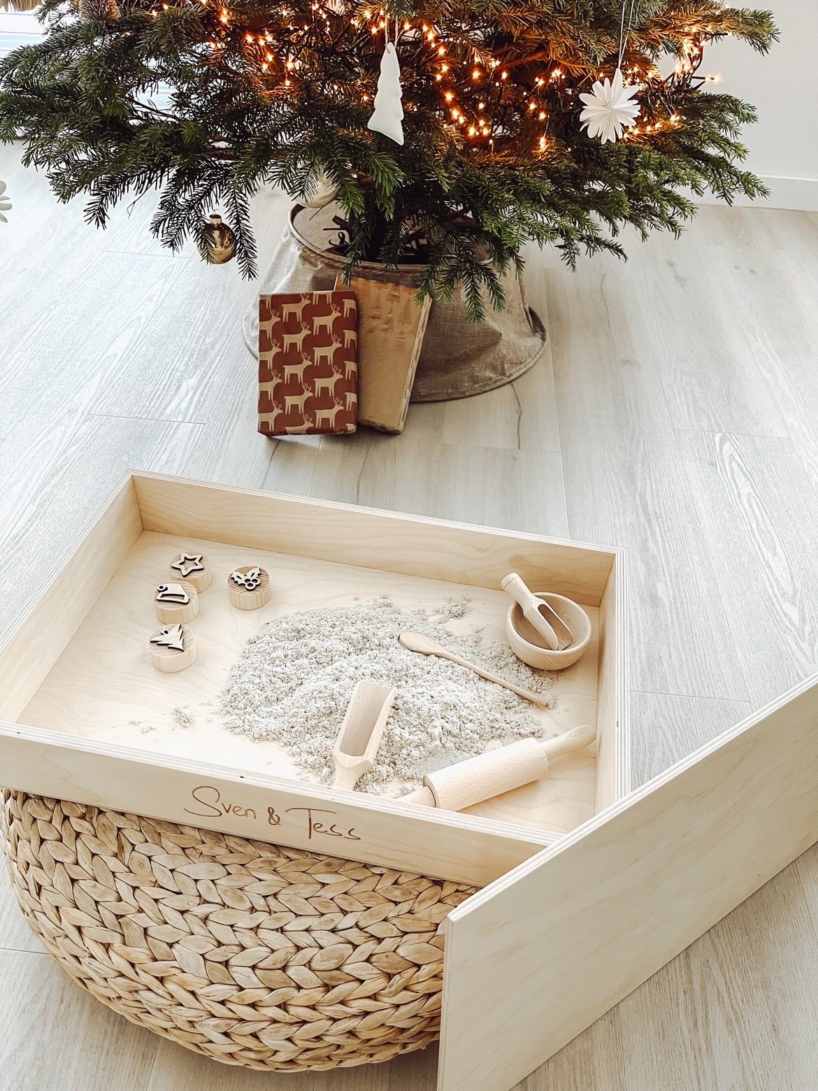 Set houtenspeelbak + deksel + zand + kerststempels