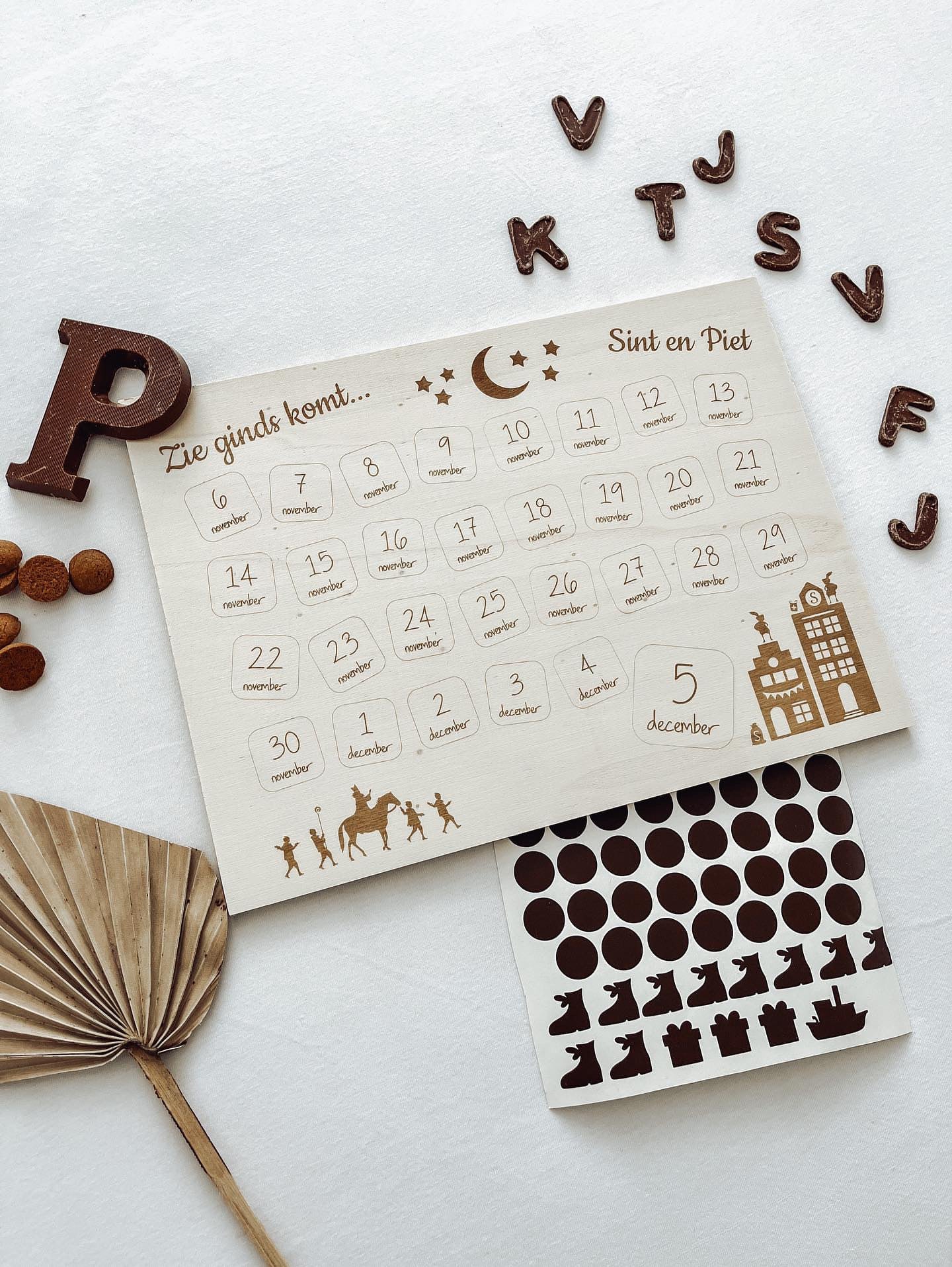 Sinterklaas houten aftelkalender + stickervel - yourlittlefamily-nl - 