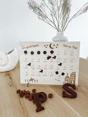 Sinterklaas houten aftelkalender + stickervel - yourlittlefamily-nl - 